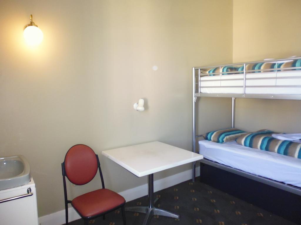 Hostel Happy Backpacker Penguin Exterior foto